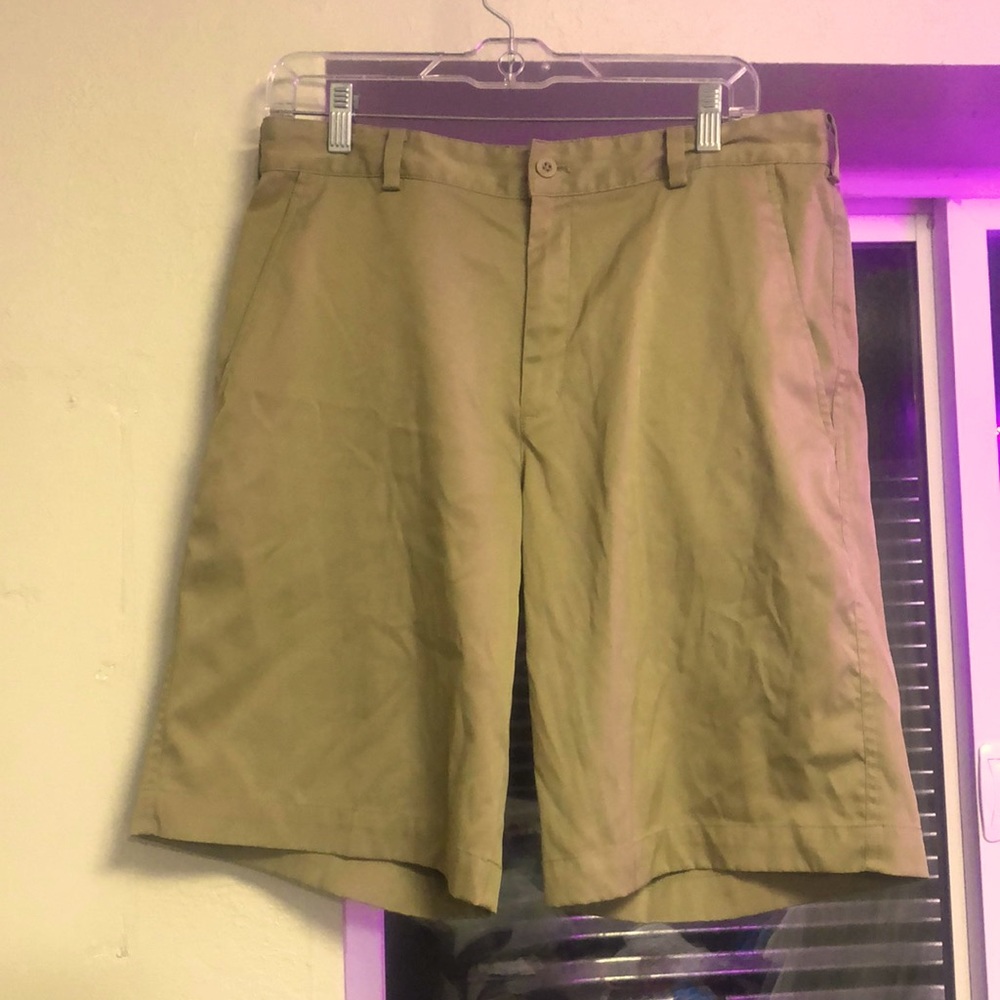 NikeGolf men’s tan shorts